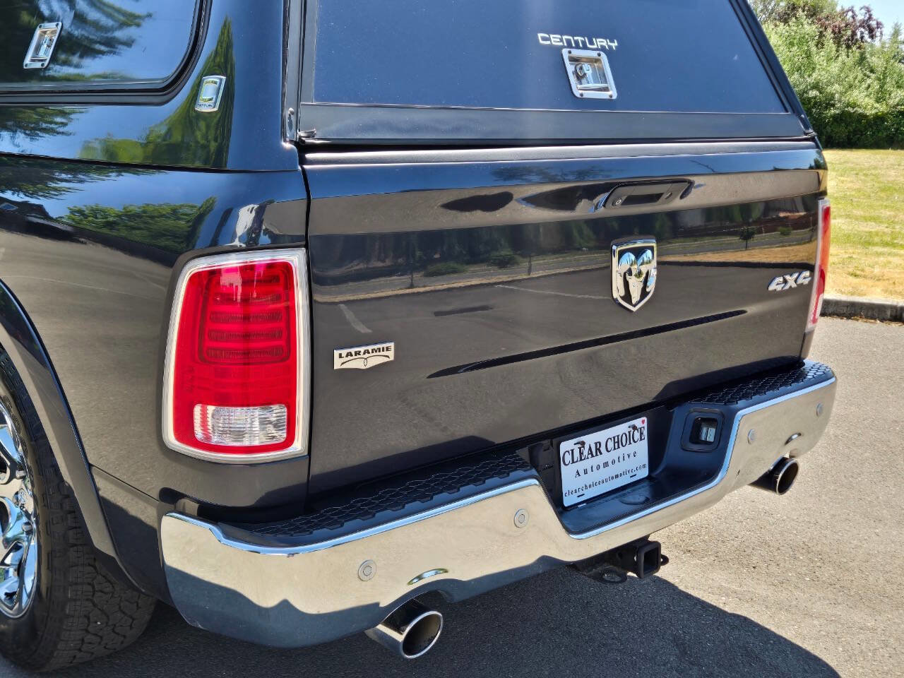 Used 2015 RAM 1500 Laramie w/ Convenience Group image 33