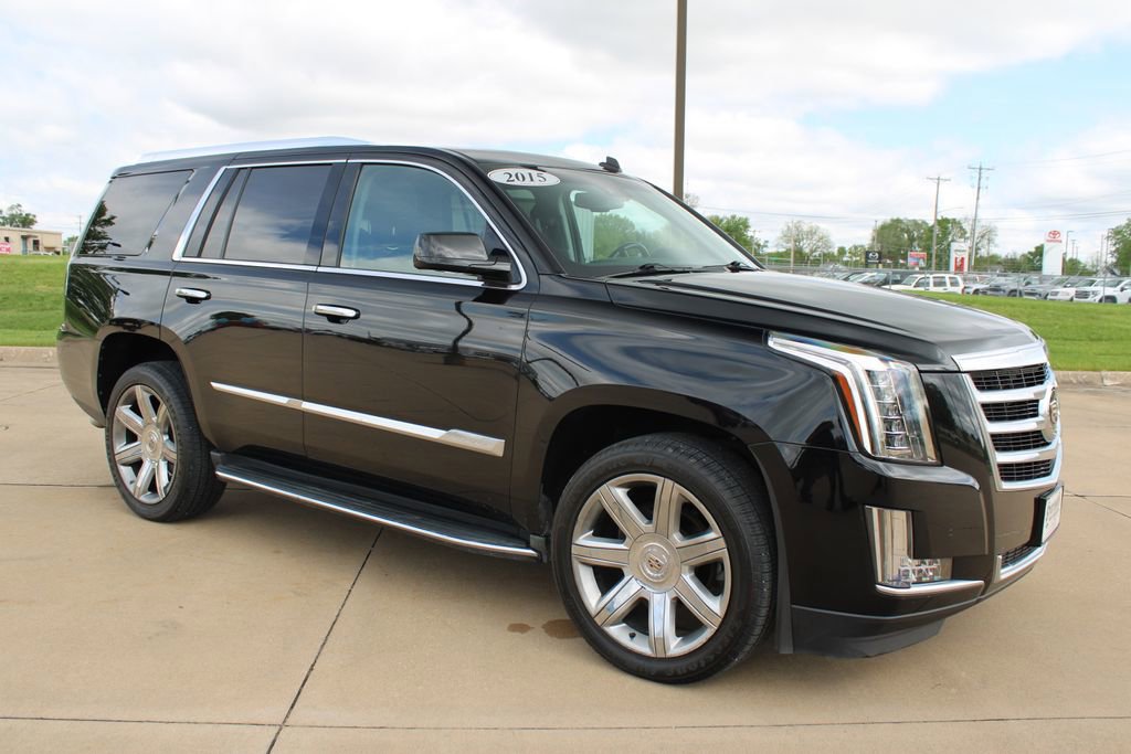 Used 2015 Cadillac Escalade Luxury AWD/4WD image 3