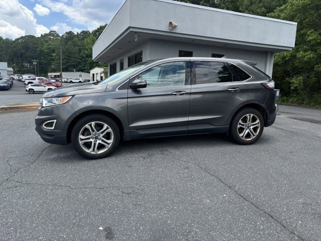 Used 2017 Ford Edge Titanium w/ Equipment Group 301A FWD image 2