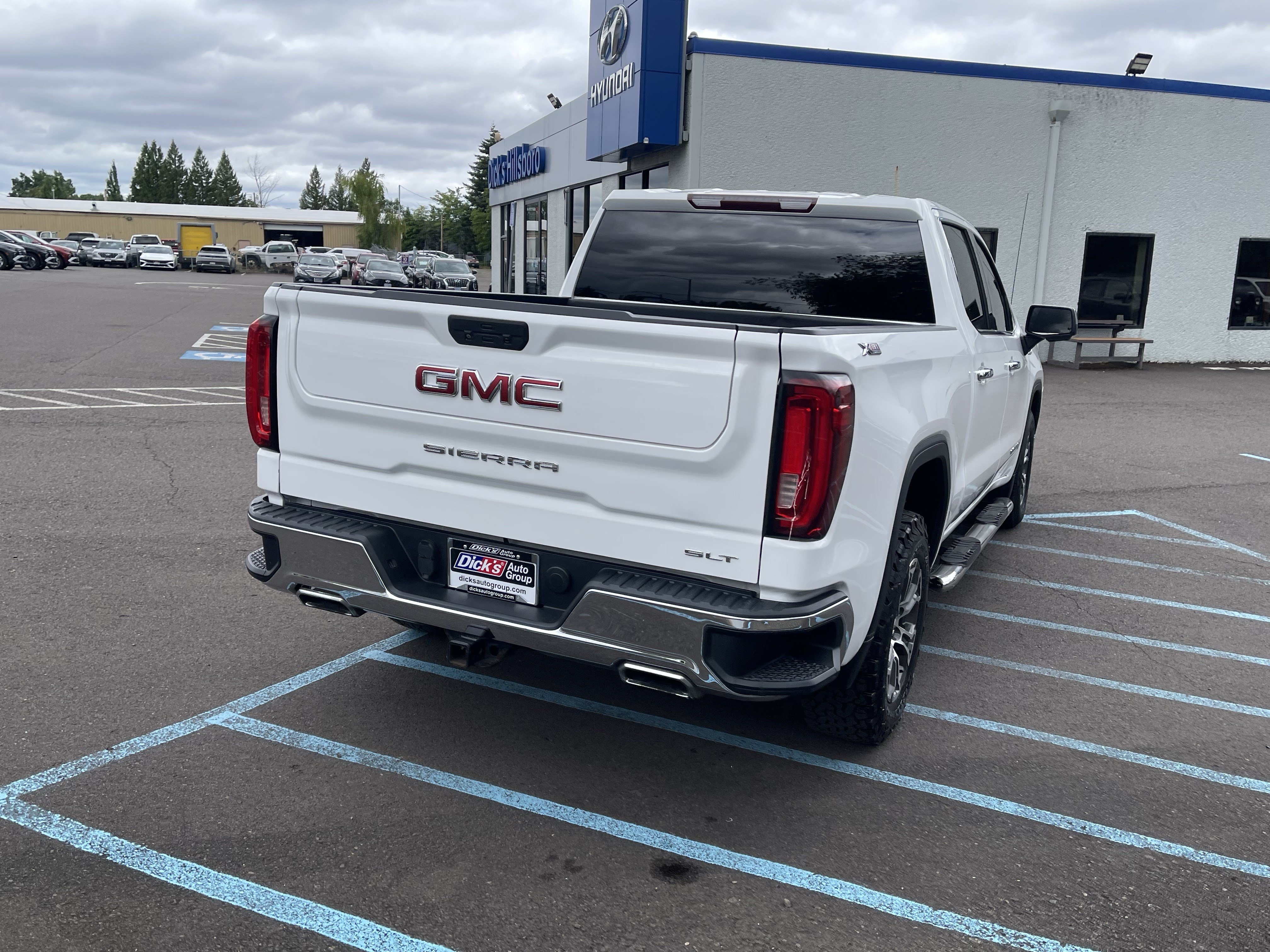 Used 2019 GMC Sierra 1500 SLT w/ X31 Off-Road Package AWD/4WD image 5