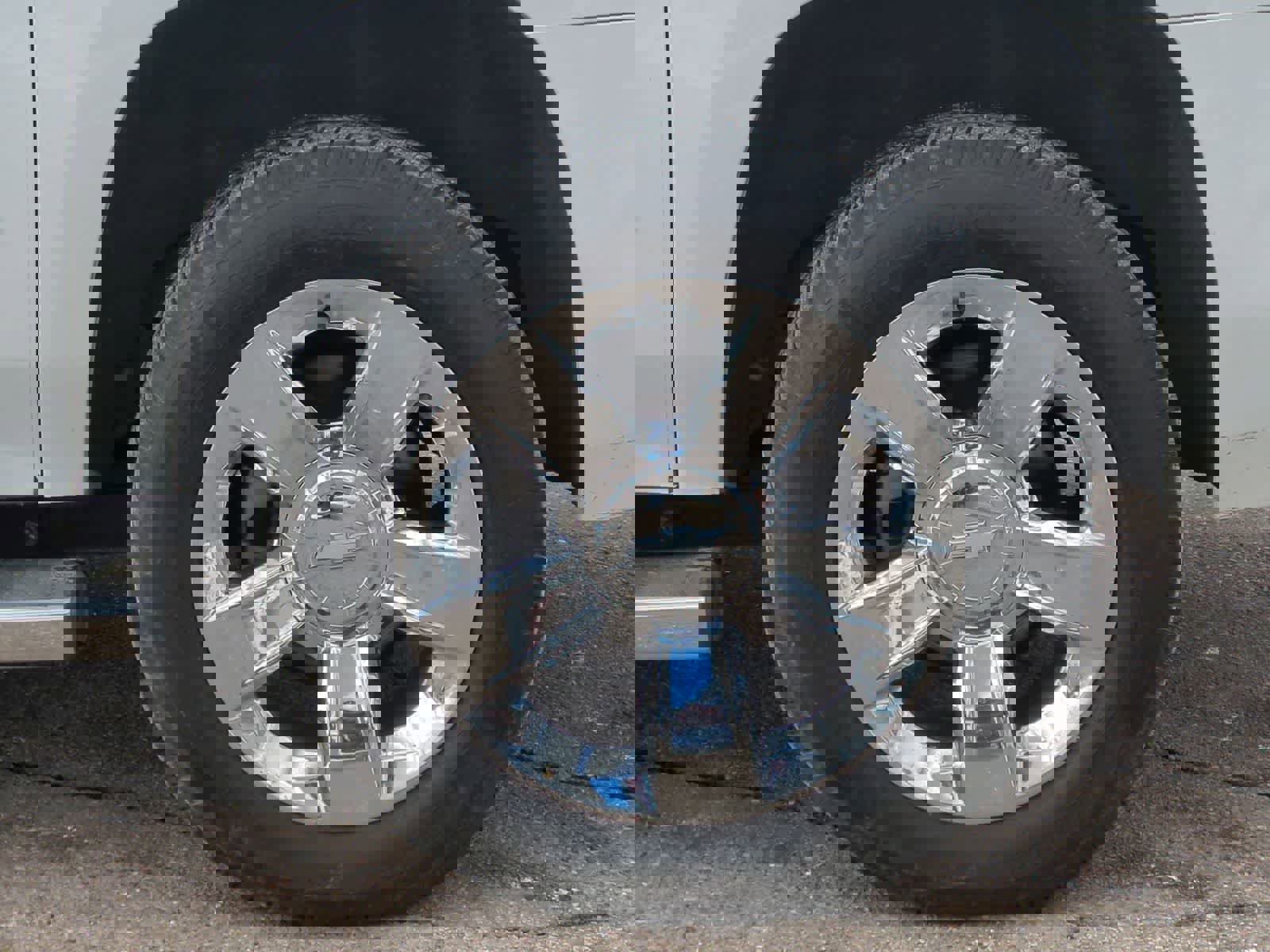 Used 2017 Chevrolet Suburban LT w/ LT Signature Package image 14