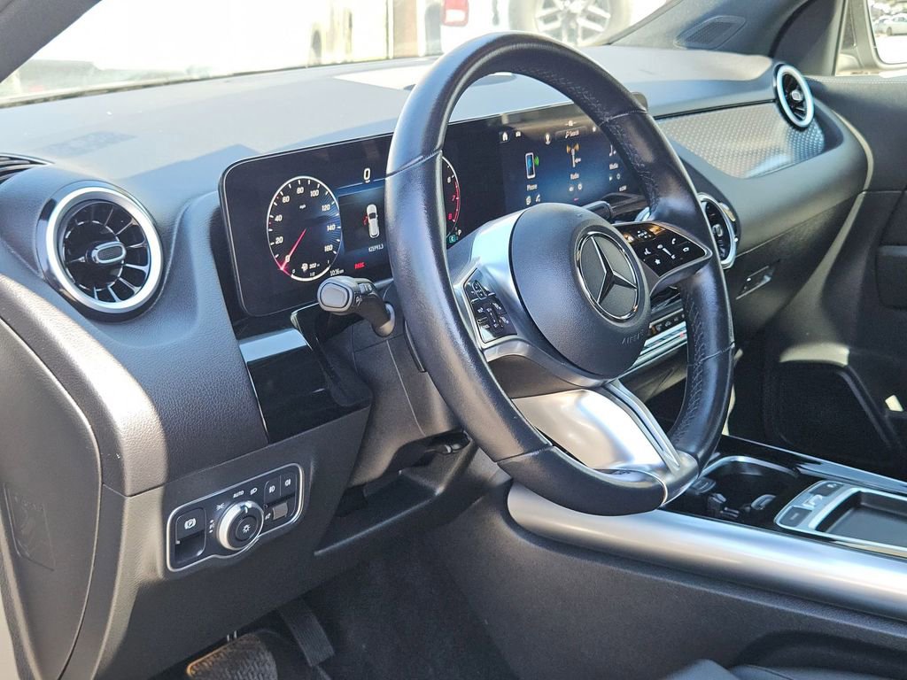 Used 2025 Mercedes-Benz GLA 250 image 13