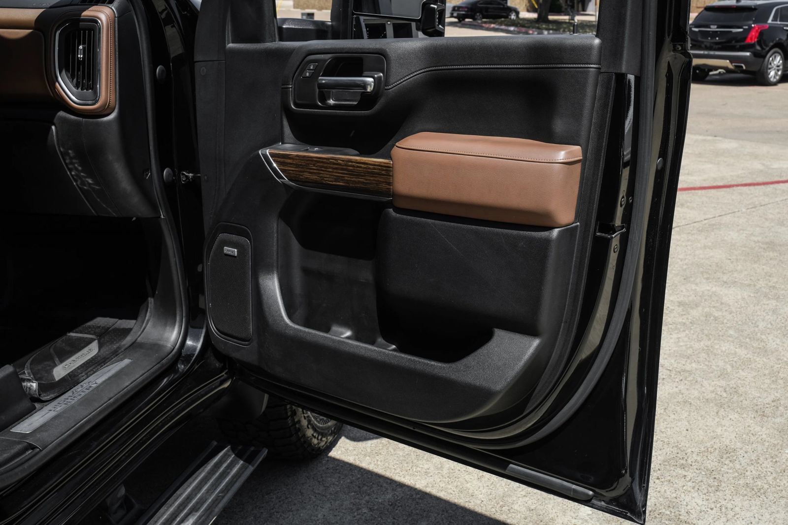 Used 2023 Chevrolet Silverado 2500 High Country AWD/4WD image 36