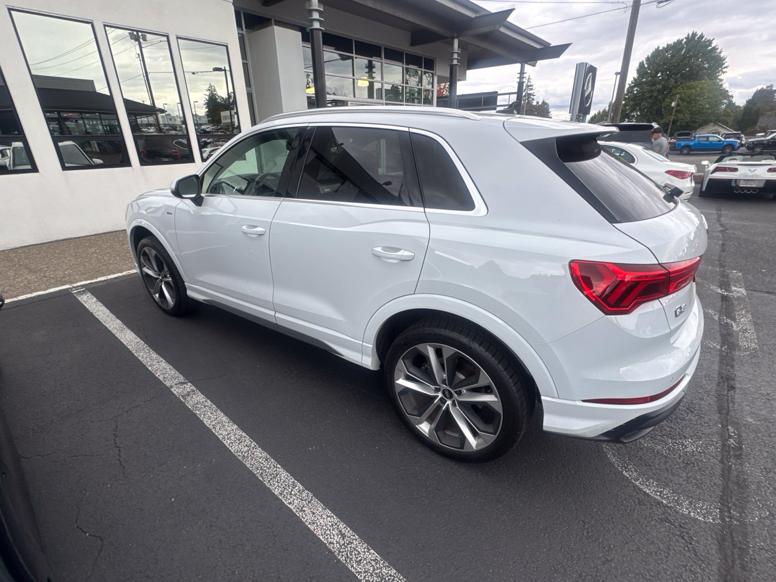 Used 2021 Audi Q3 2.0T Premium Plus w/ Premium Plus Package AWD/4WD image 8