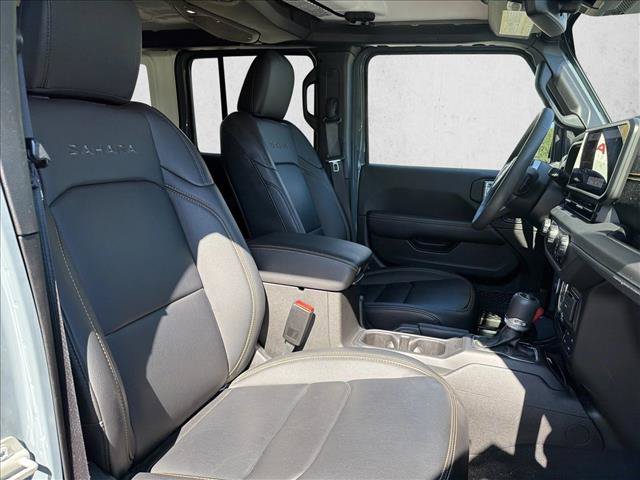 Used 2024 Jeep Wrangler Unlimited Sahara w/ Technology Group AWD/4WD image 28