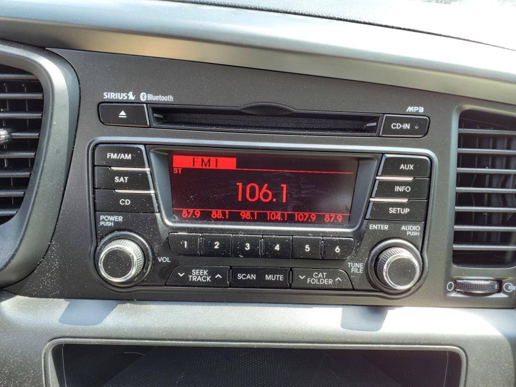 Used 2012 Kia Optima LX FWD image 16
