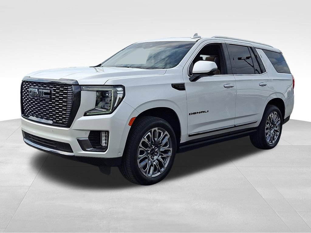 Used 2023 GMC Yukon Denali Ultimate w/ LPO, Floor Liner Package AWD/4WD image 3