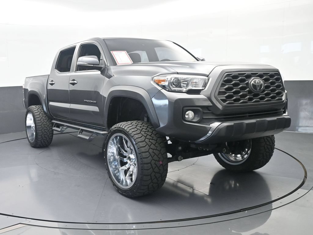 Used 2022 Toyota Tacoma TRD Off-Road AWD/4WD image 9