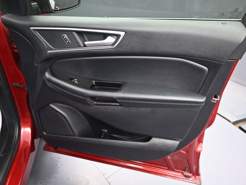 Used 2018 Ford Edge SEL w/ Equipment Group 201A image 37