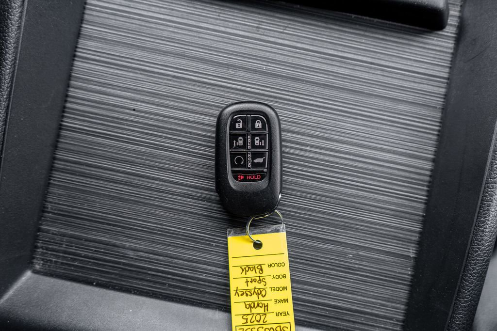 Used 2025 Honda Odyssey Sport-L image 32