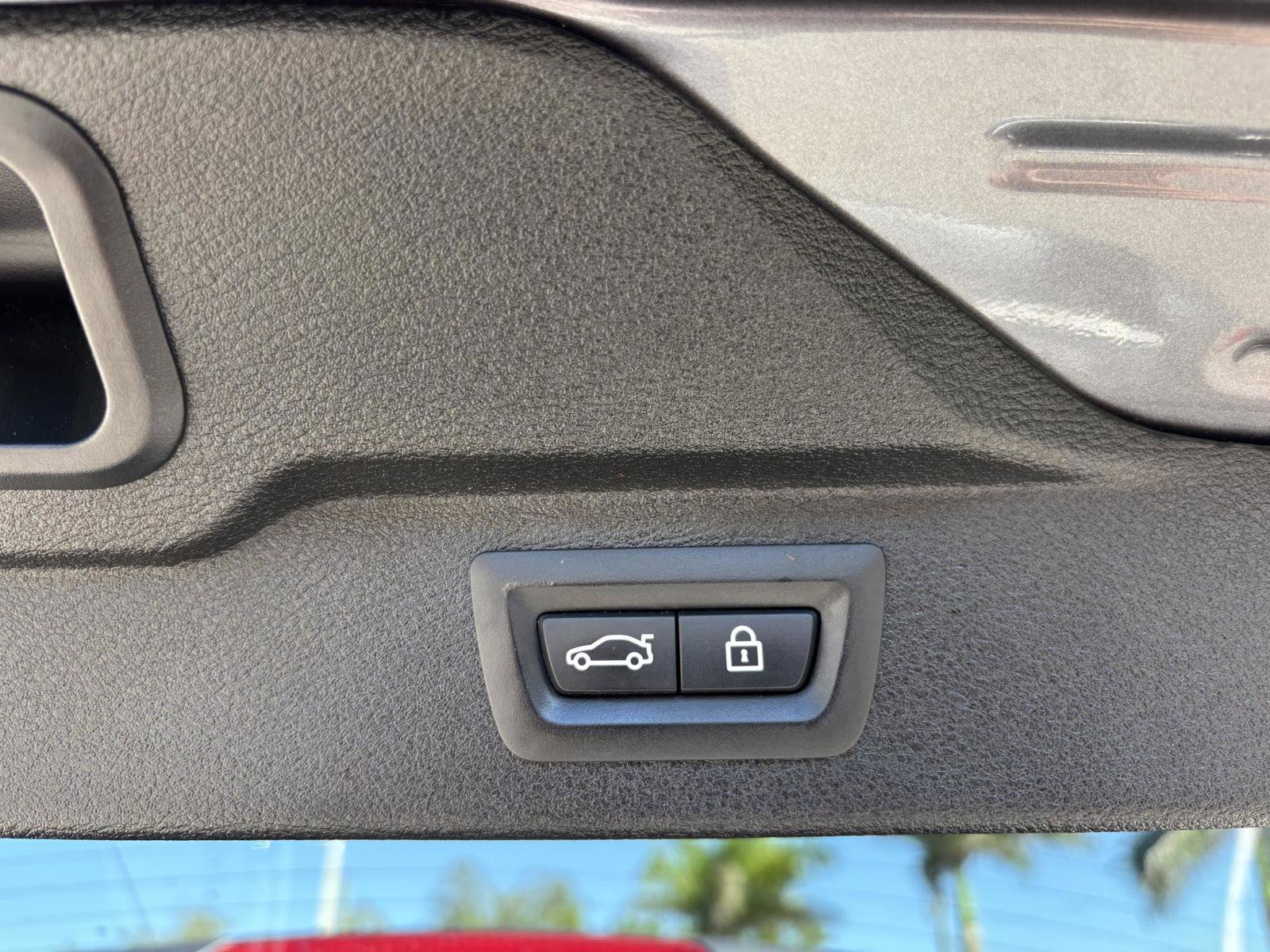 Used 2017 BMW X5 xDrive50i AWD/4WD image 34