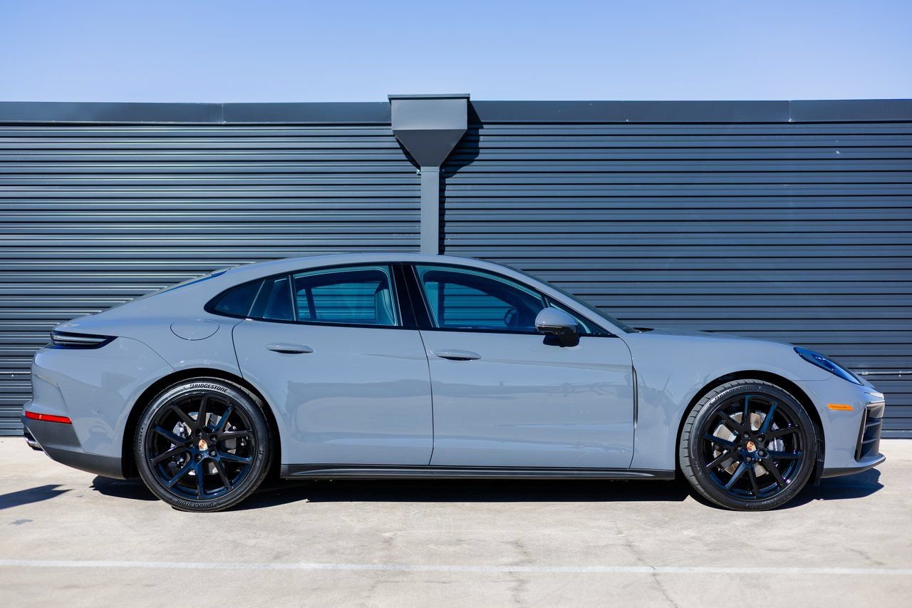 Used 2026 Porsche Panamera RWD image 8