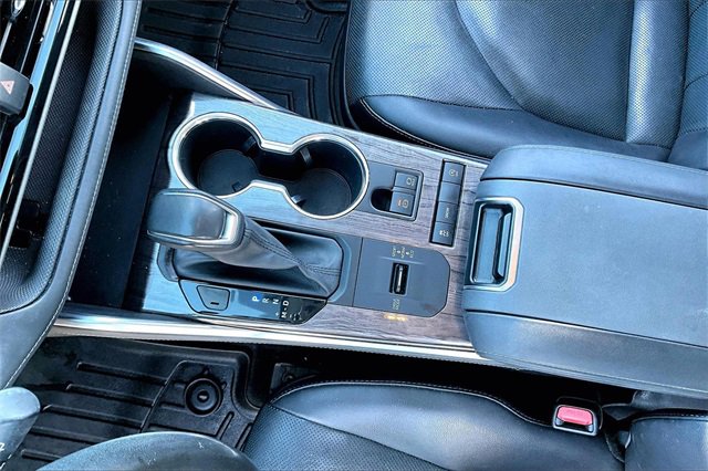 Used 2021 Toyota Highlander Limited image 18