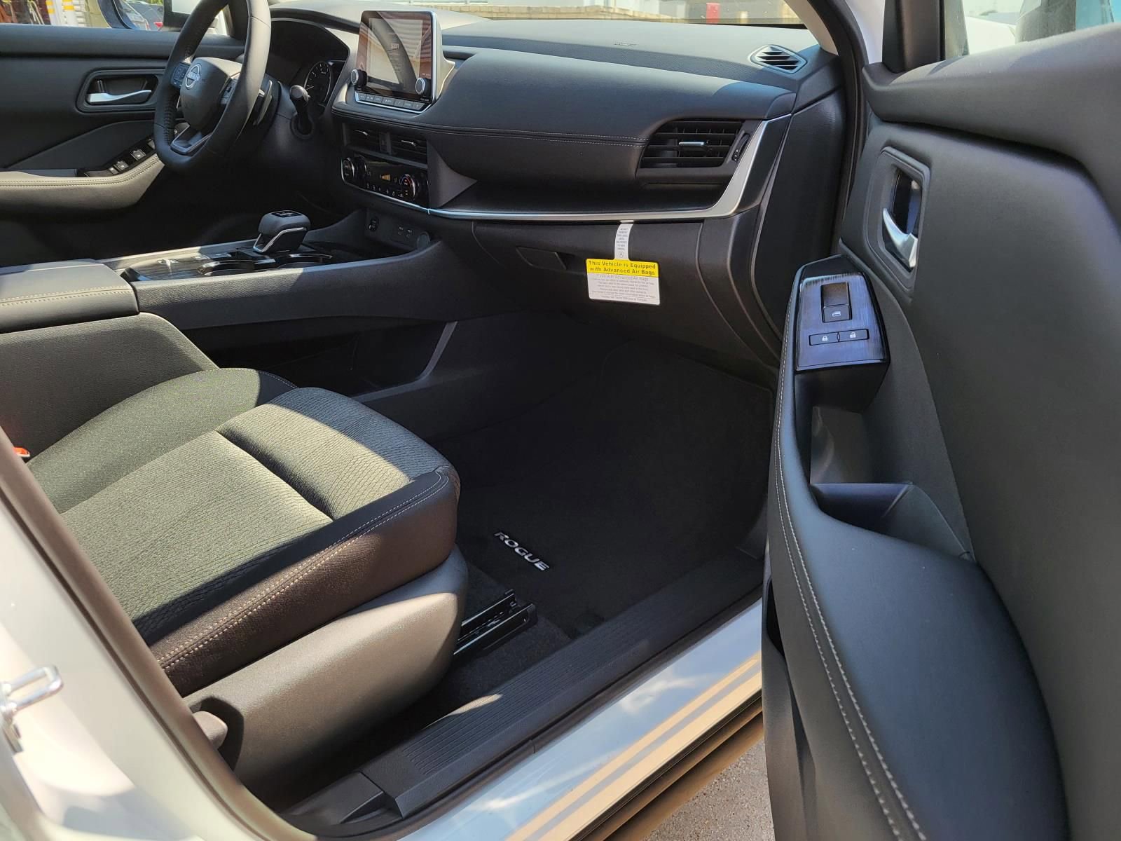 New 2026 Nissan Rogue SV image 10