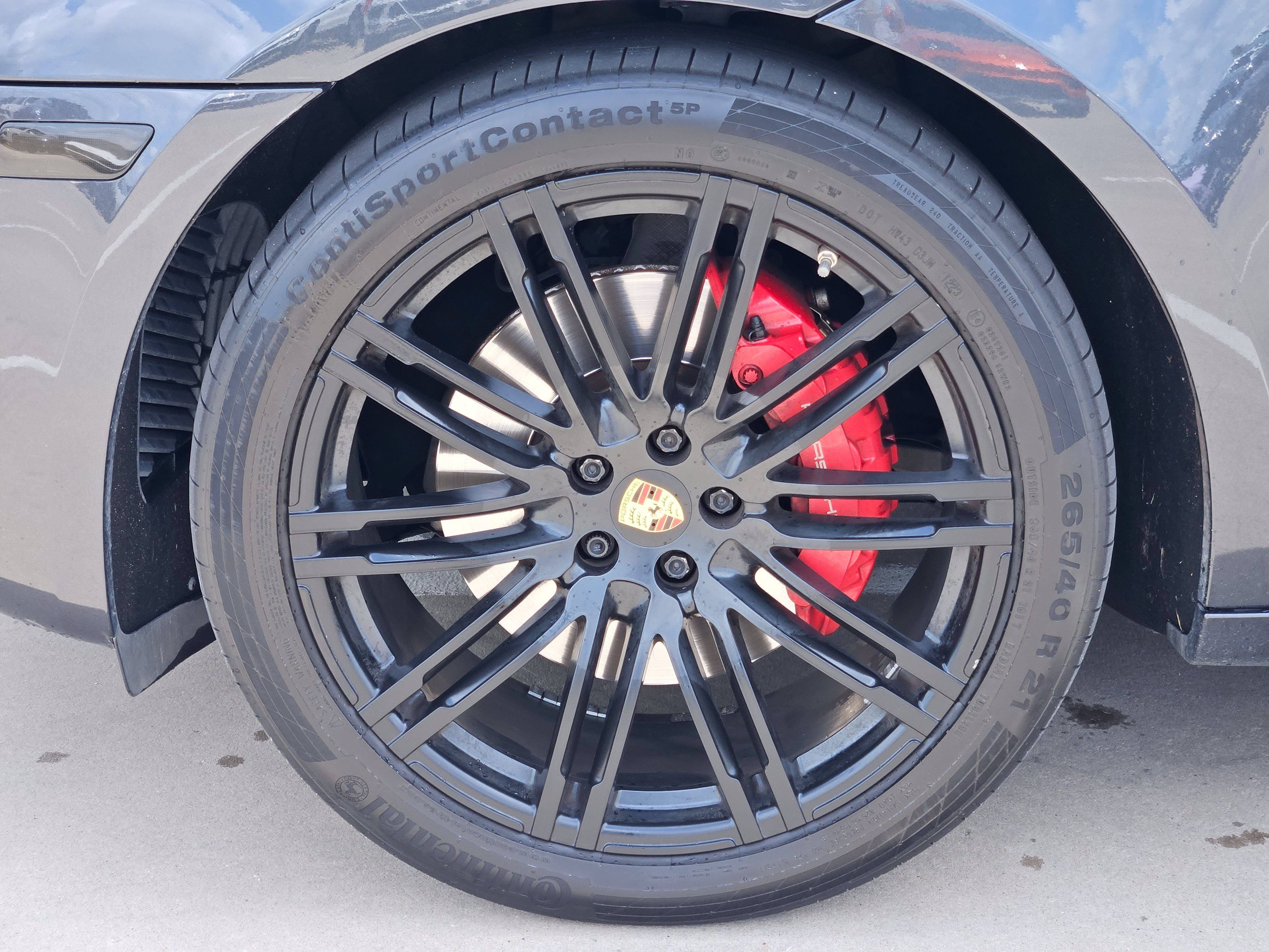 Used 2017 Porsche Macan Turbo AWD/4WD image 14