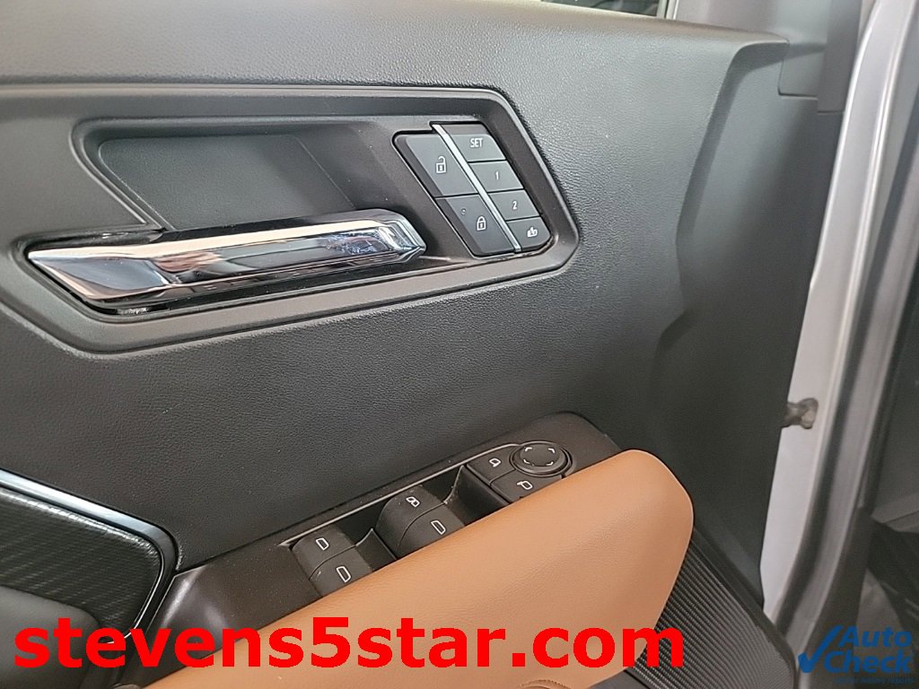 Used 2024 GMC Canyon AT4 w/ AT4 Premium Package image 12