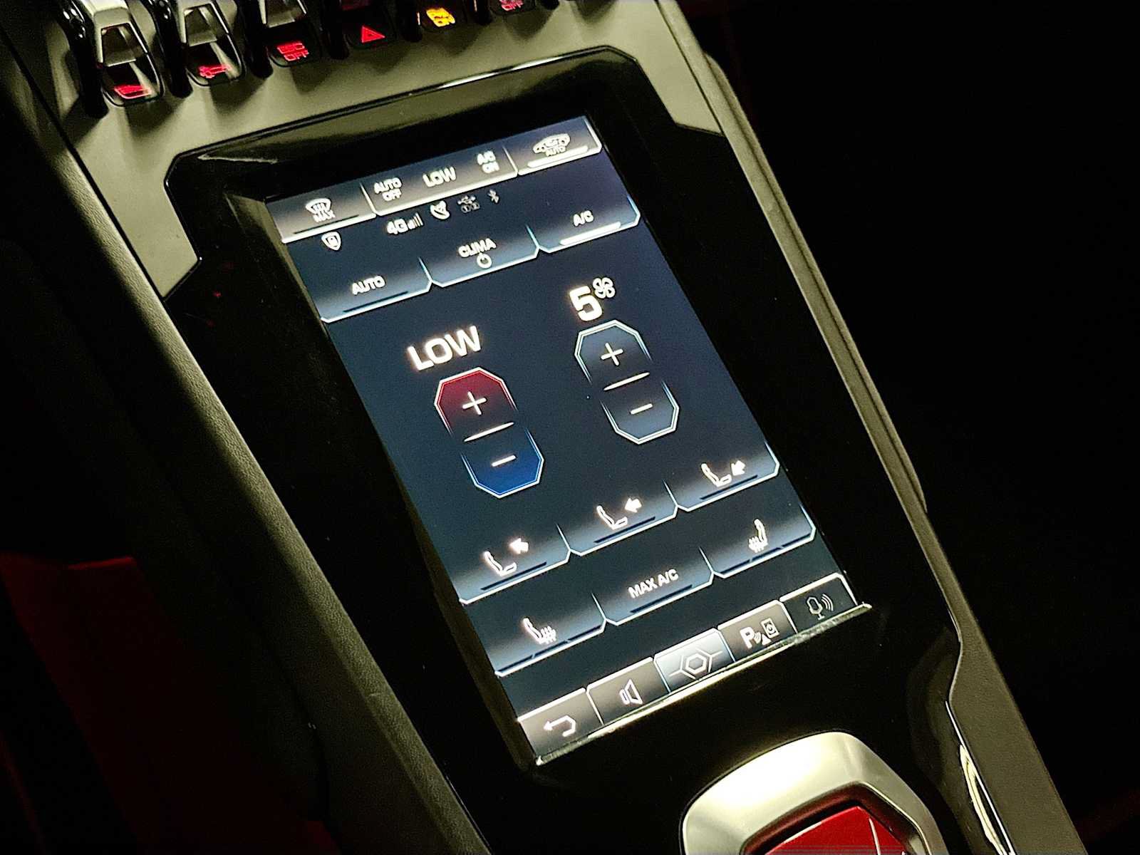 Used 2022 Lamborghini Huracan EVO RWD image 16