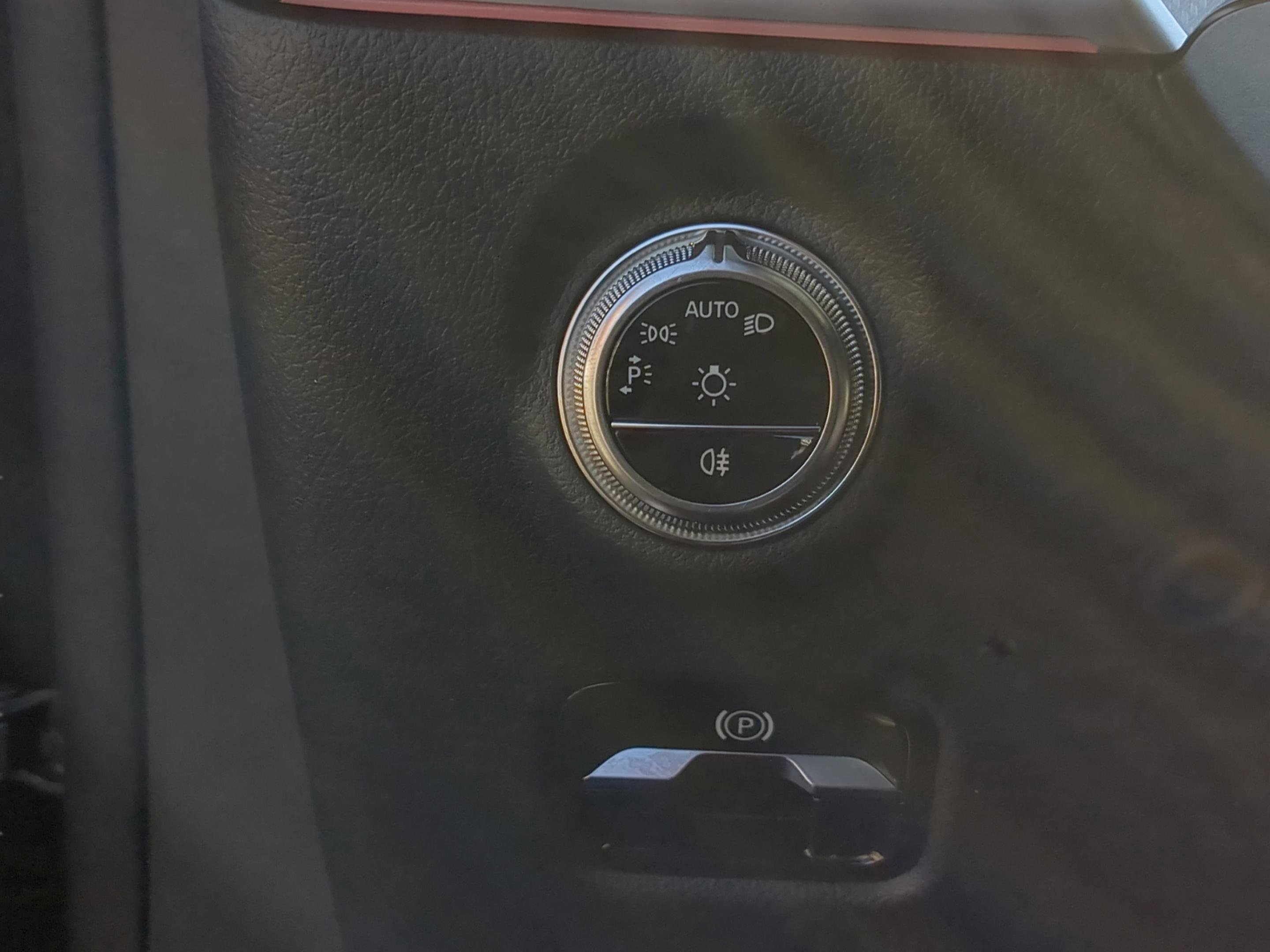 Certified 2026 Mercedes-Benz CLE 300 4MATIC Coupe image 17