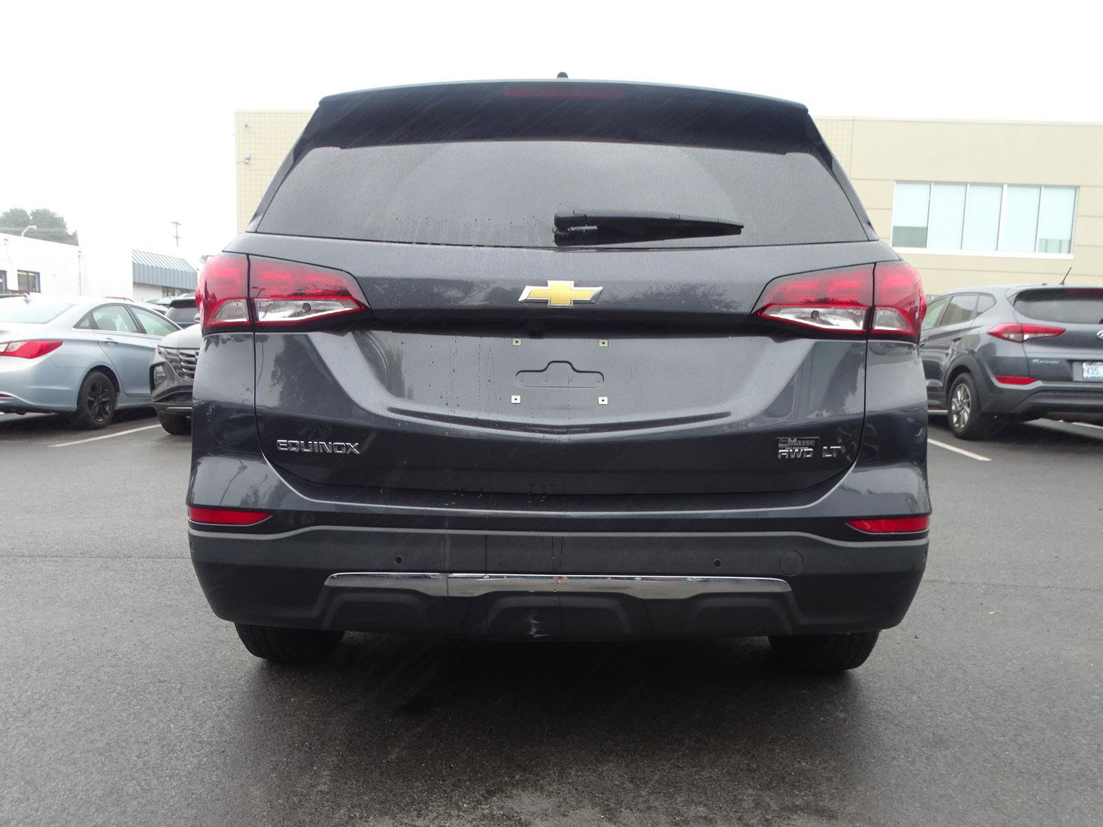 Used 2022 Chevrolet Equinox LT image 3