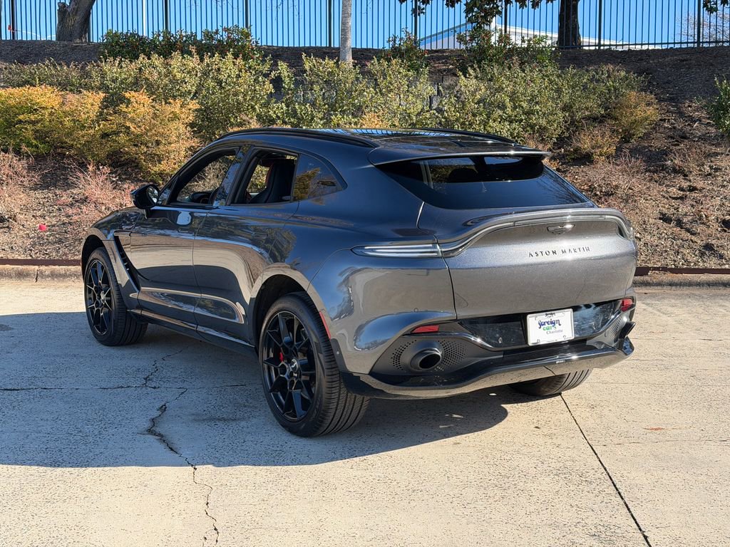 Used 2021 Aston Martin DBX image 2