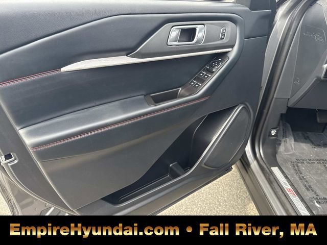 Used 2025 Ford Explorer ST-Line image 19