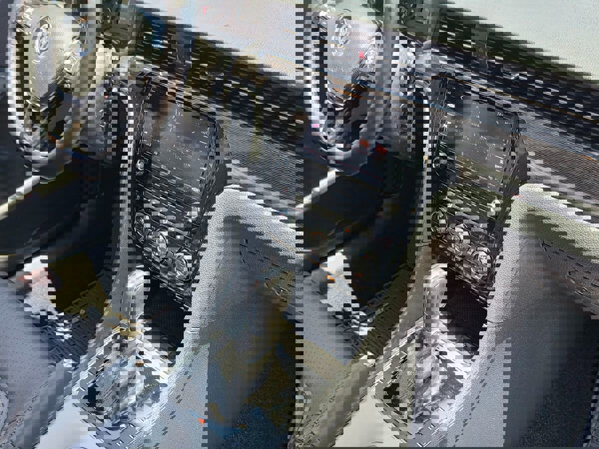 Used 2020 Volkswagen Passat 2.0T R-Line image 18