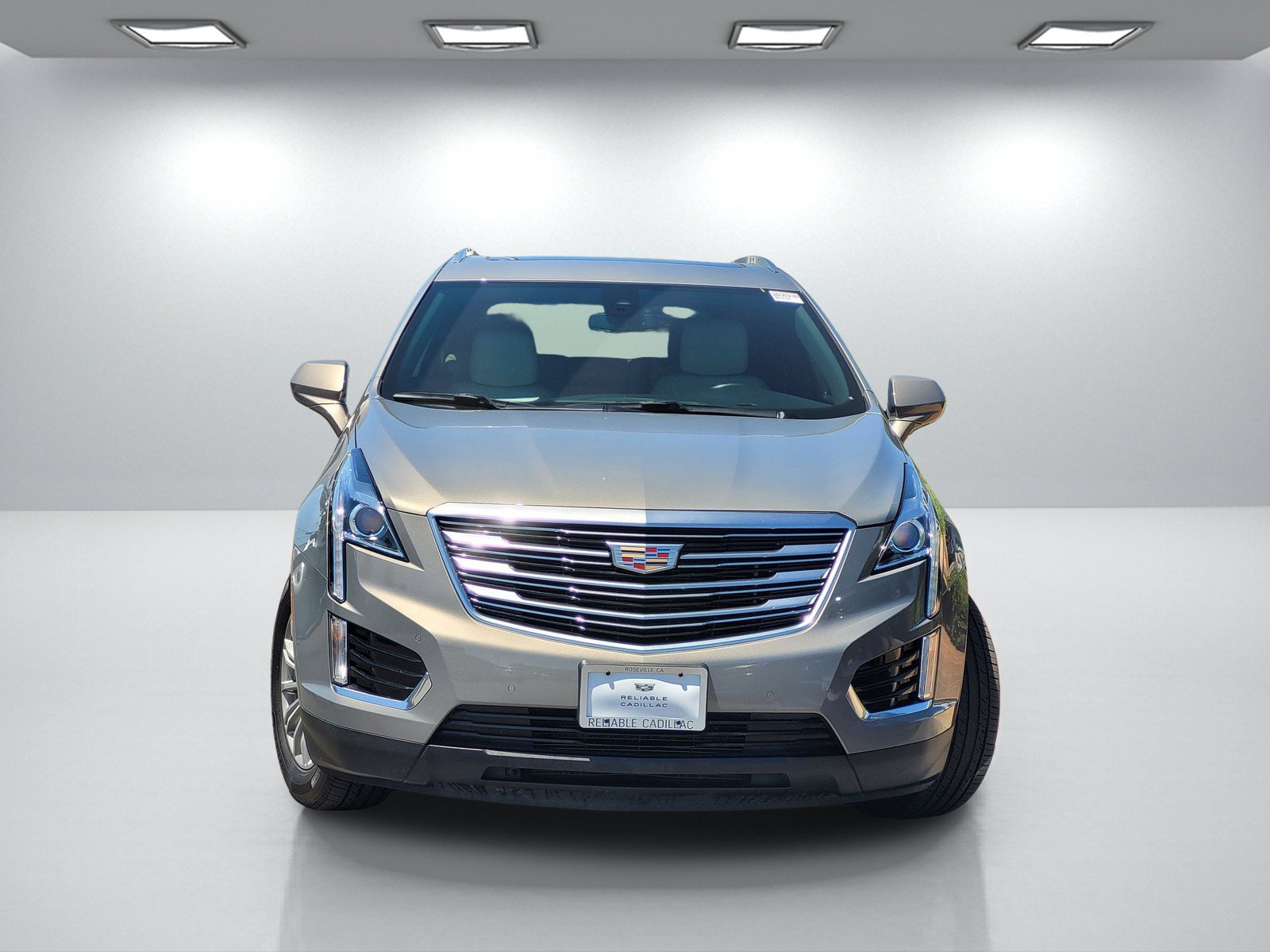 Used 2019 Cadillac XT5 Luxury FWD image 2