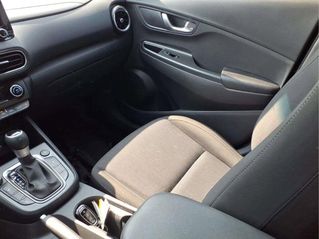 Used 2023 Hyundai Kona SEL w/ Convenience Package image 11