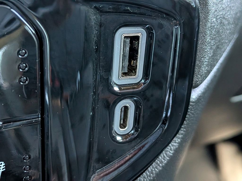 Used 2023 Chevrolet Silverado 1500 LT image 24