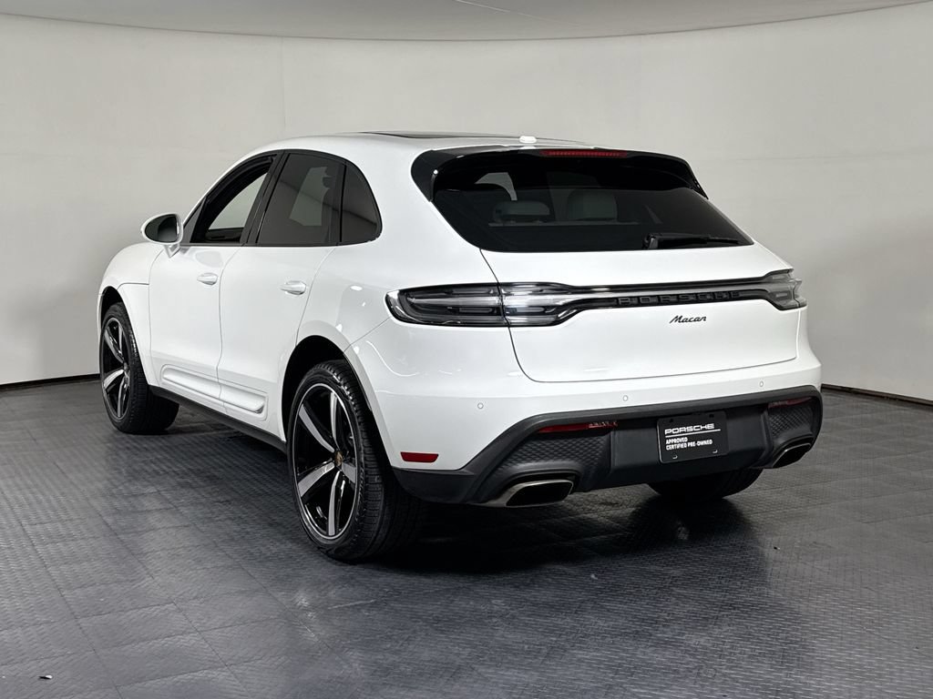 Certified 2023 Porsche Macan AWD/4WD image 3