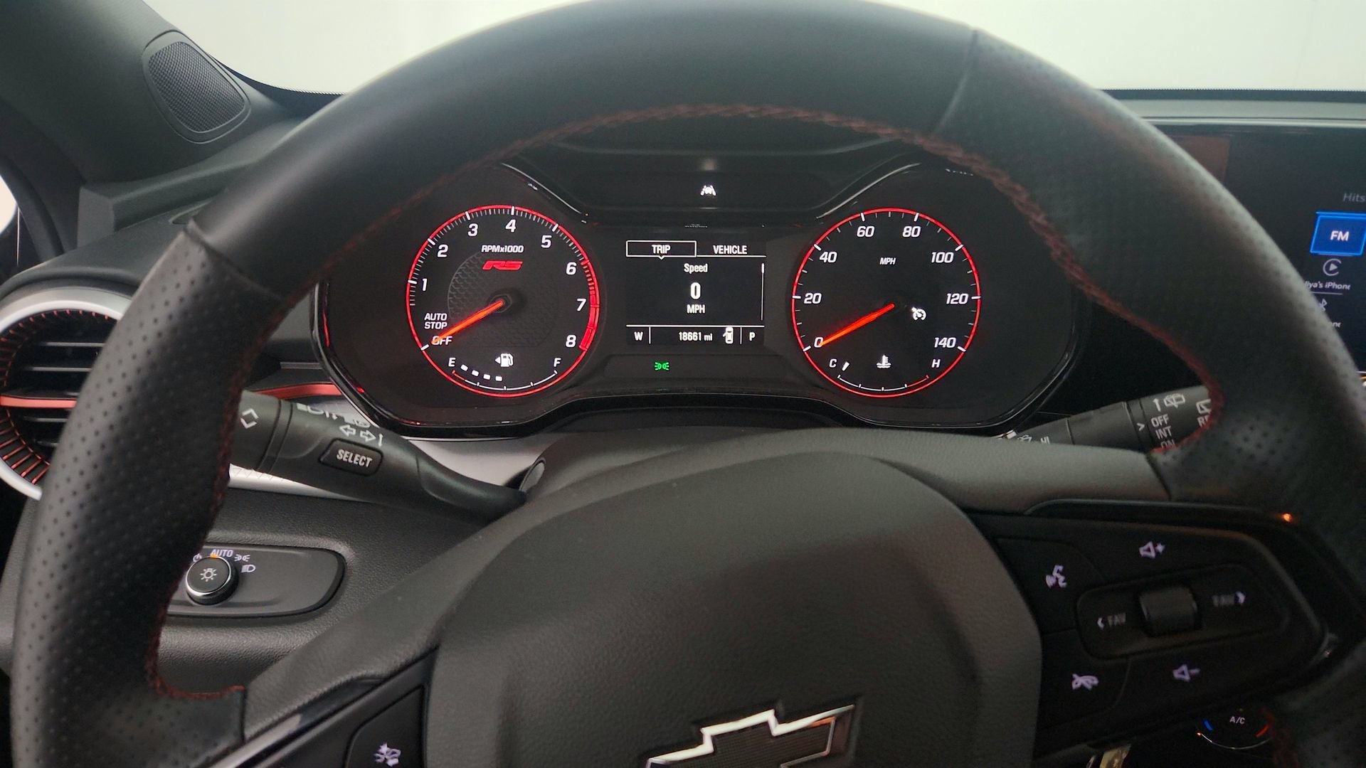 Used 2025 Chevrolet Trax RS FWD image 20