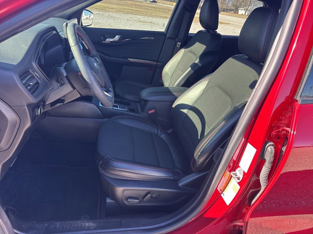 Certified 2023 Ford Escape ST-Line w/ Tech Pack #1 image 23