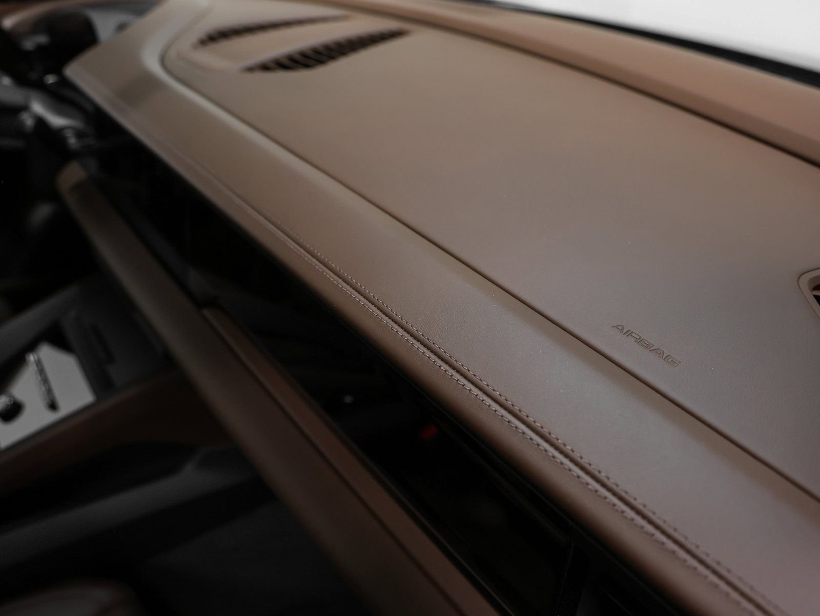 New 2025 Porsche Macan Turbo Electric image 27