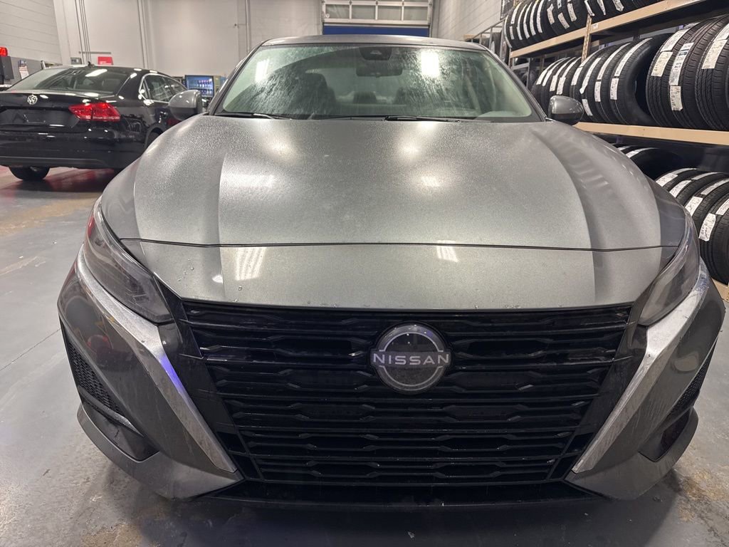 Certified 2023 Nissan Altima 2.5 SV w/ SV Premium Package image 2