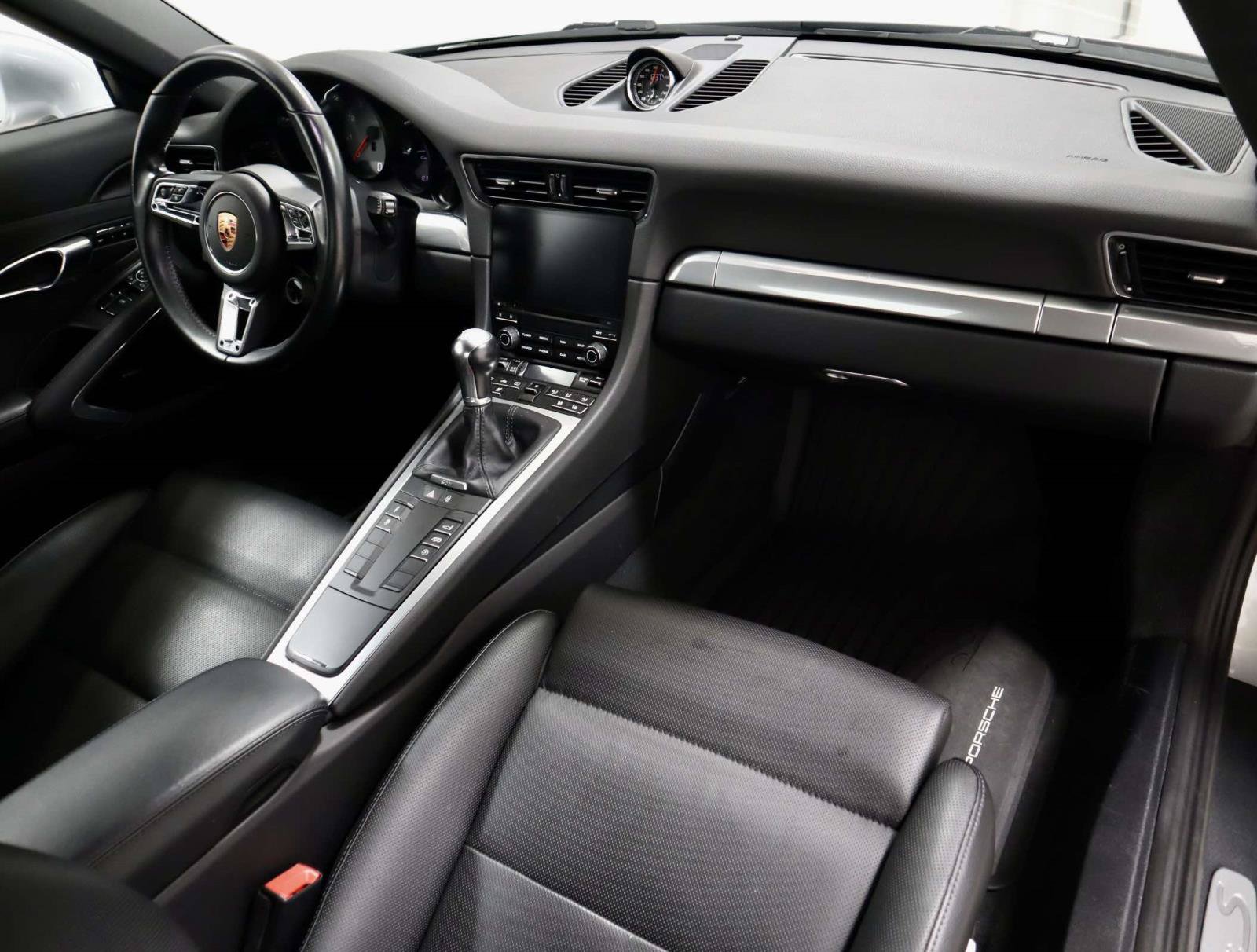 Used 2018 Porsche 911 Carrera S RWD image 13