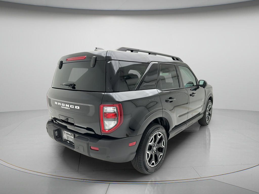 Used 2025 Ford Bronco Sport Outer Banks w/ Outer Banks Tech Package+ AWD/4WD image 4