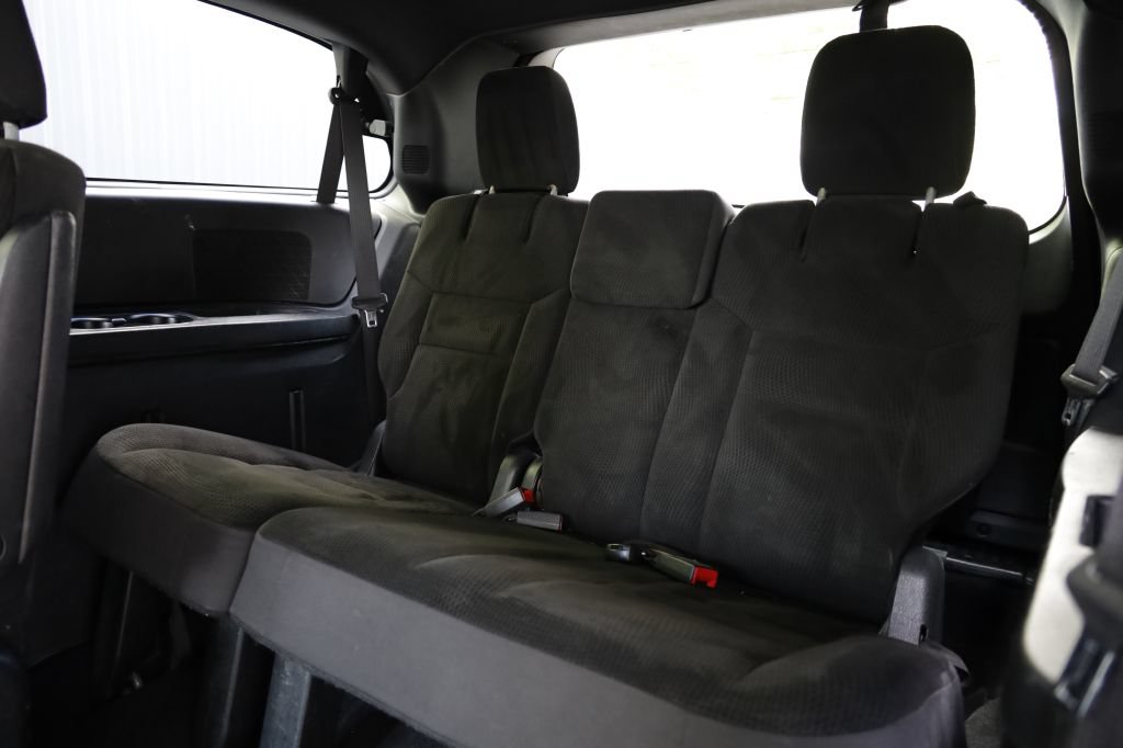 Used 2018 Dodge Grand Caravan SE FWD image 19