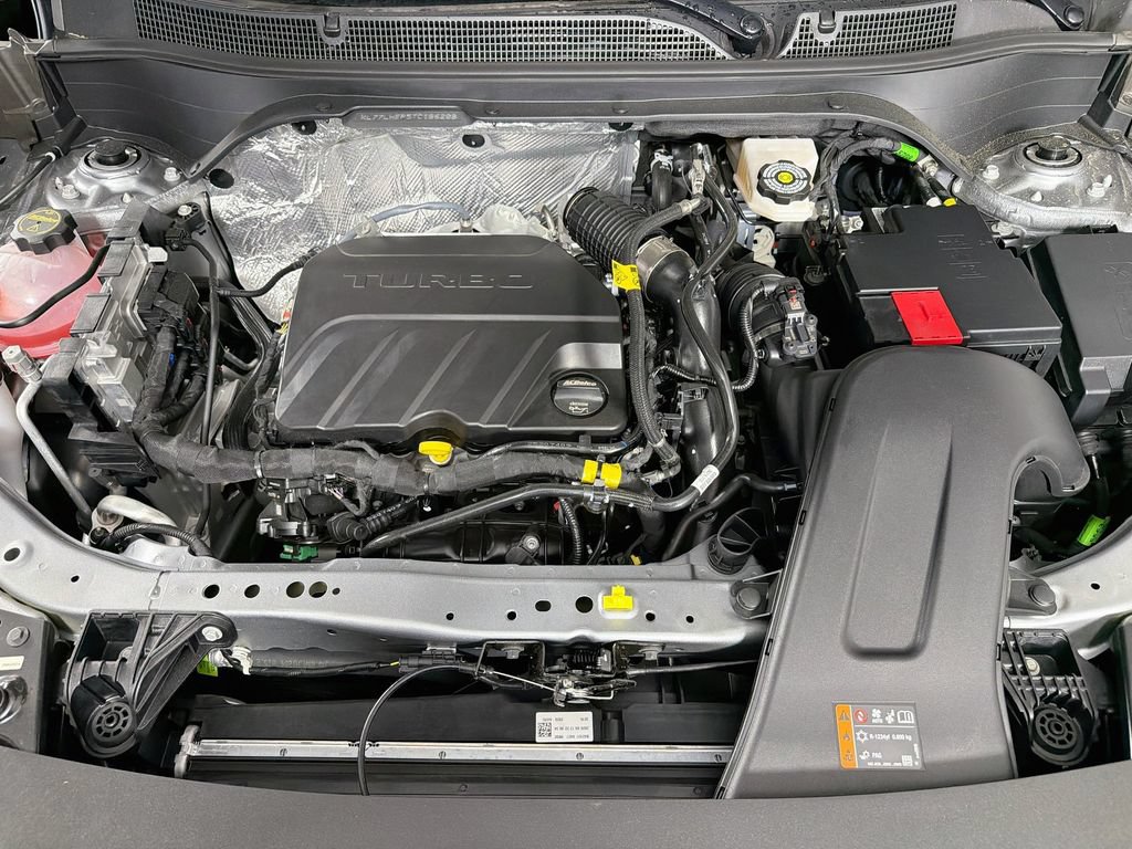 New 2026 Chevrolet Trax LT w/ Driver Confidence Package FWD image 28