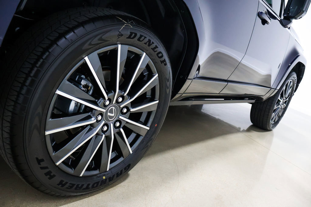 Used 2026 Lexus GX 550 AWD/4WD image 26