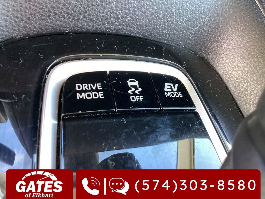 Used 2025 Toyota Corolla LE image 25