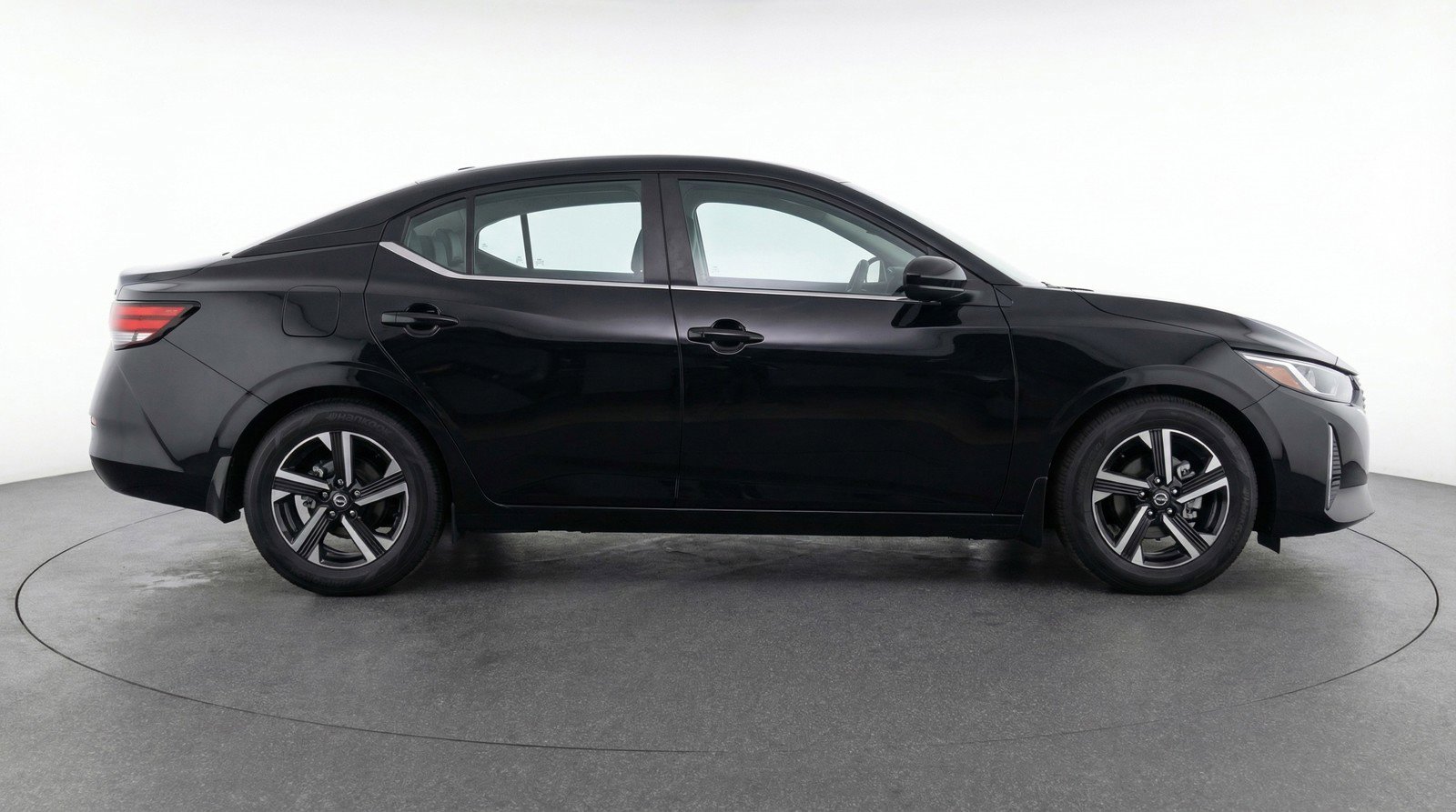Used 2025 Nissan Sentra SV FWD image 11