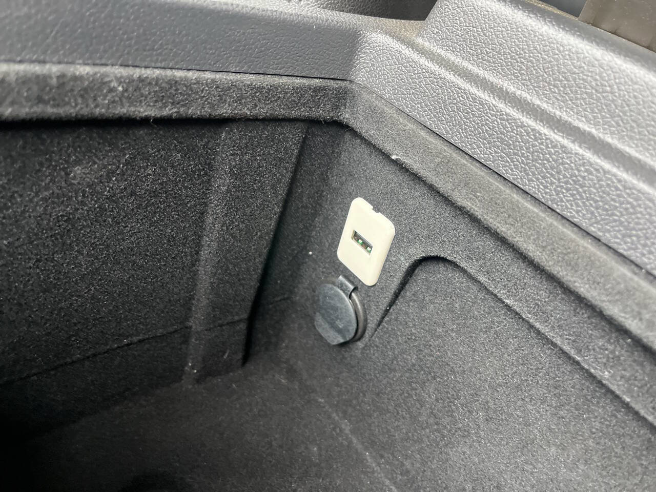 Used 2014 GMC Yukon XL SLT AWD/4WD image 24