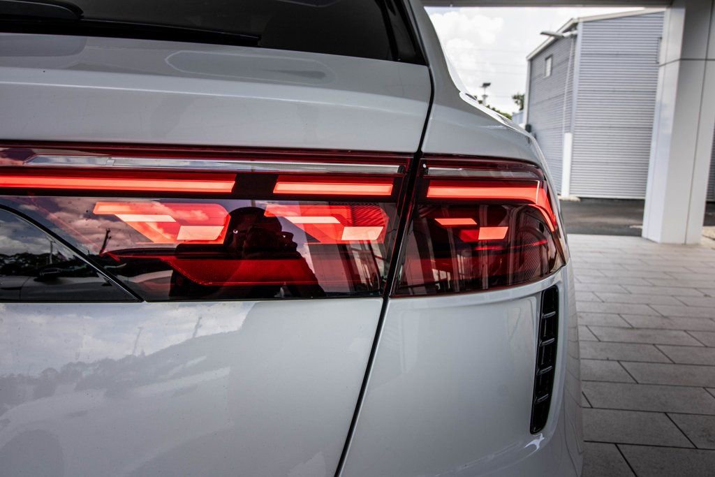 Used 2025 Audi RS Q8 performance image 18
