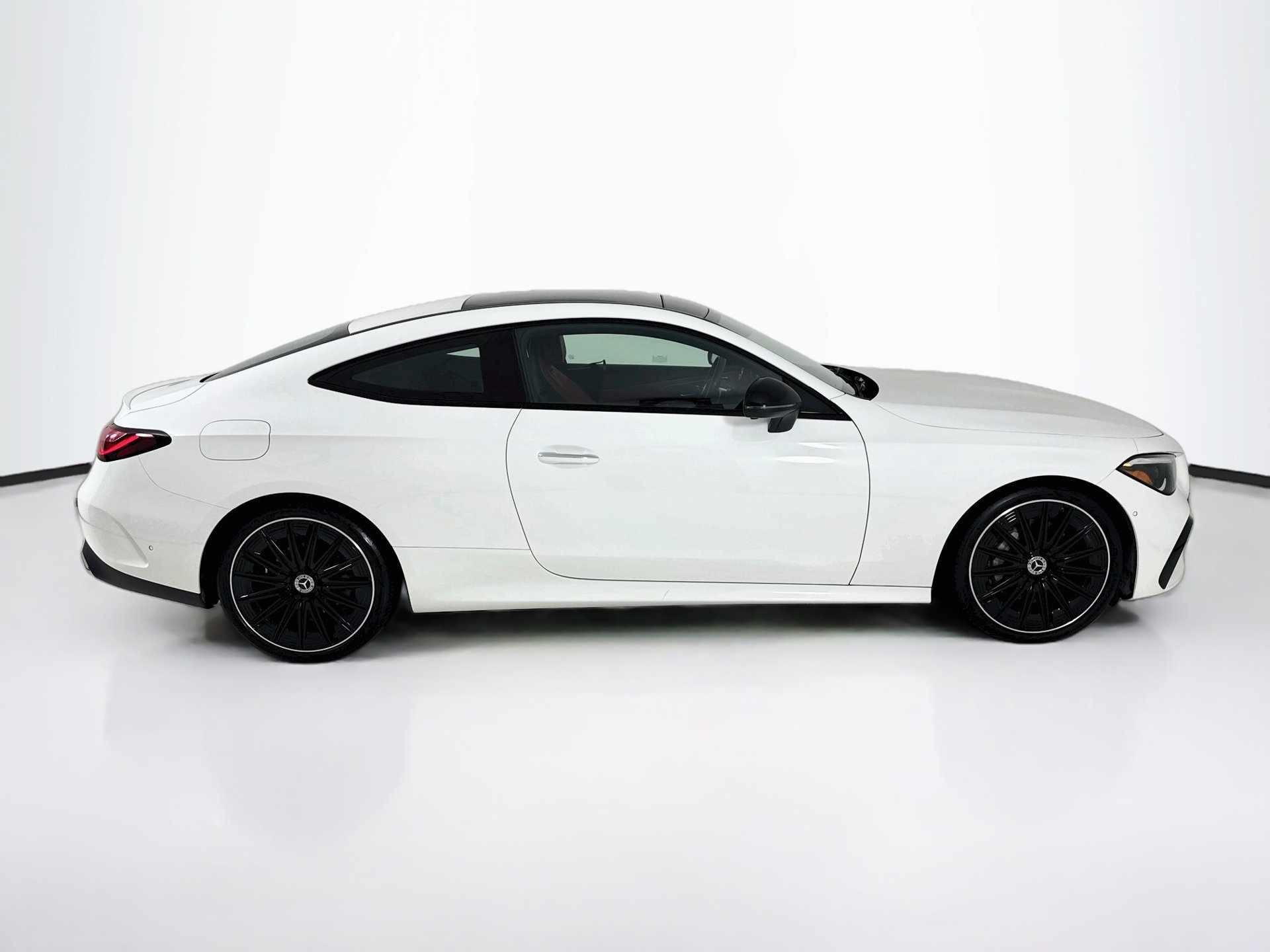 Used 2024 Mercedes-Benz CLE 300 4MATIC Coupe image 9
