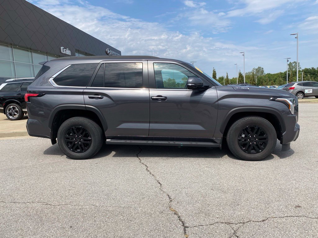 Used 2025 Toyota Sequoia SR5 AWD/4WD image 9