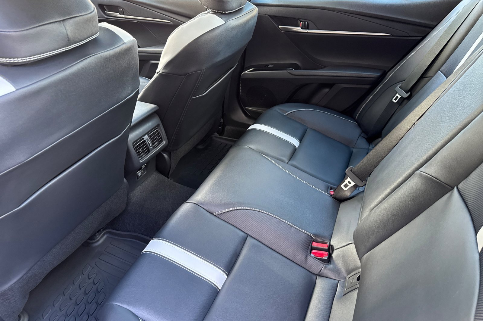 New 2026 Toyota Camry Hybrid image 12