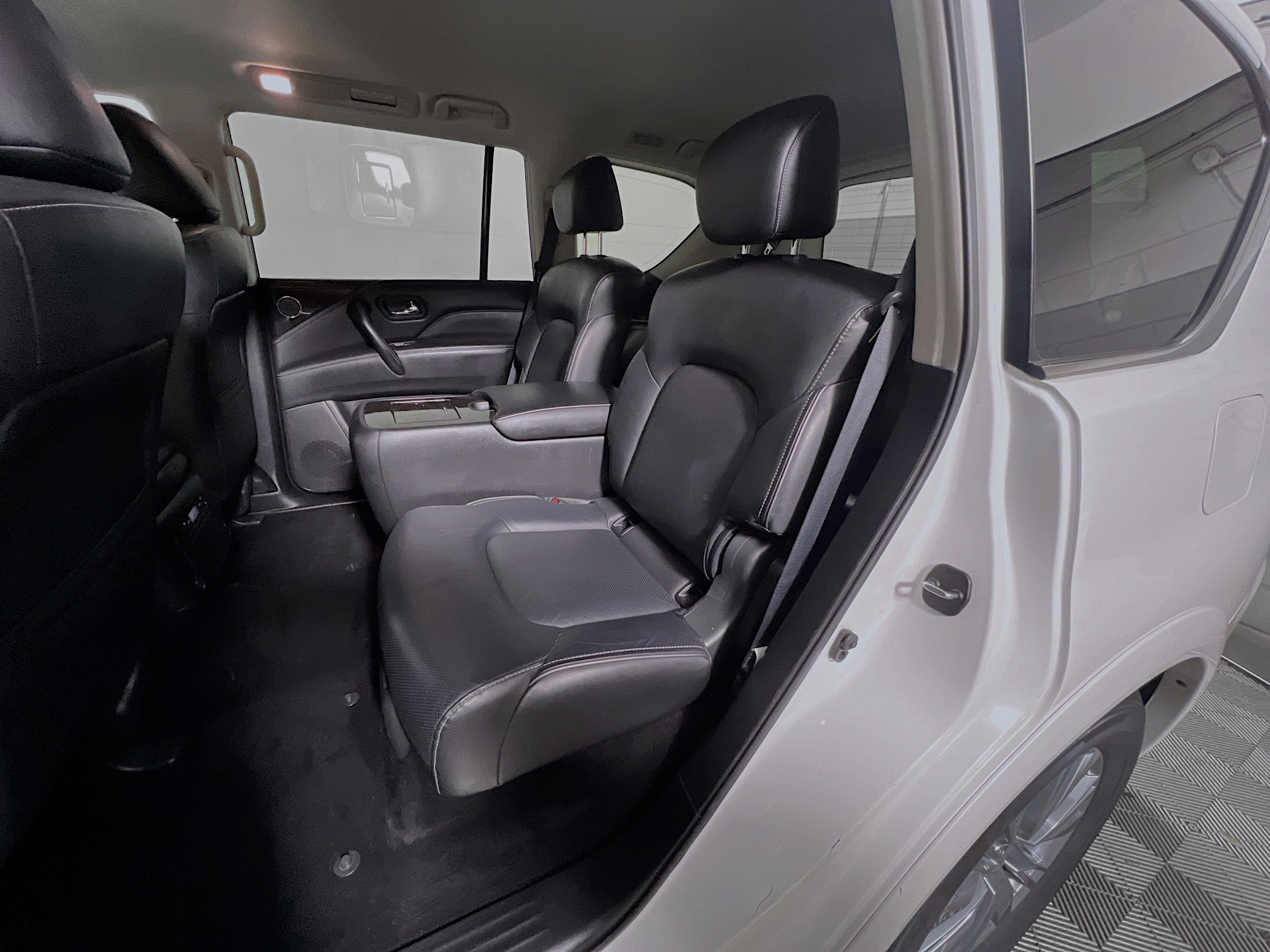 Used 2024 INFINITI QX80 Luxe image 29