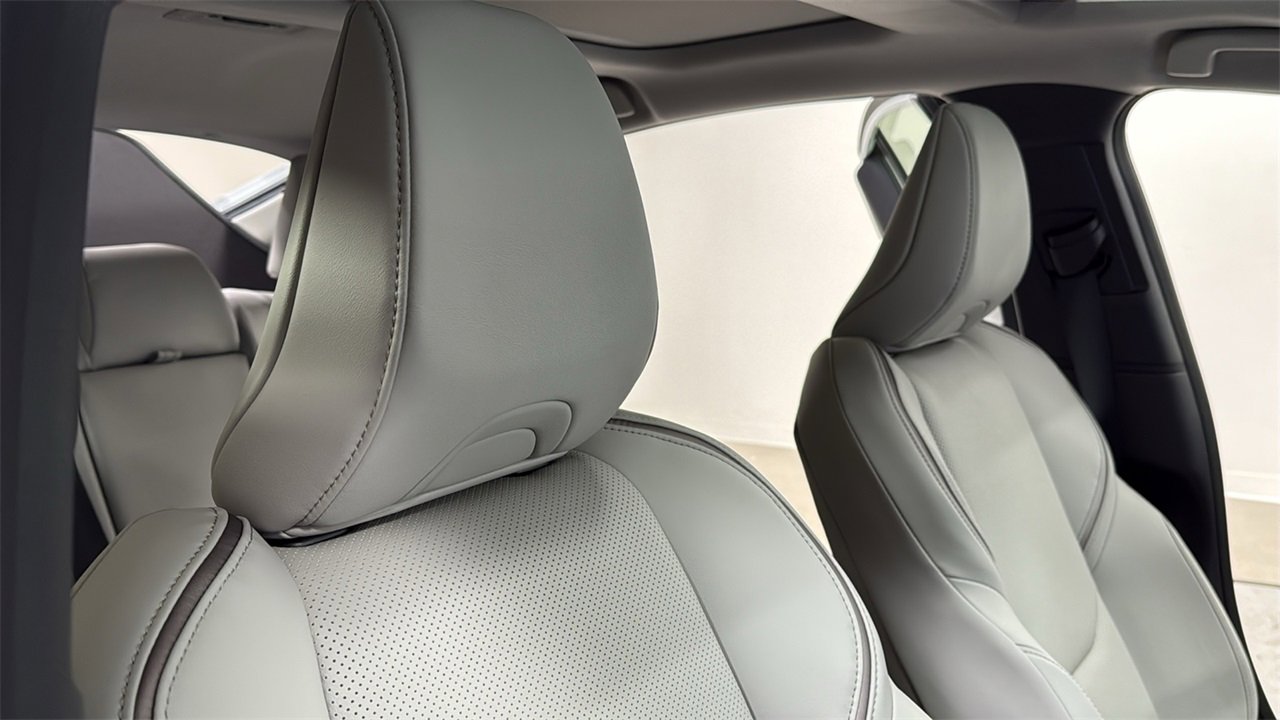 New 2026 Toyota Prius XLE image 19