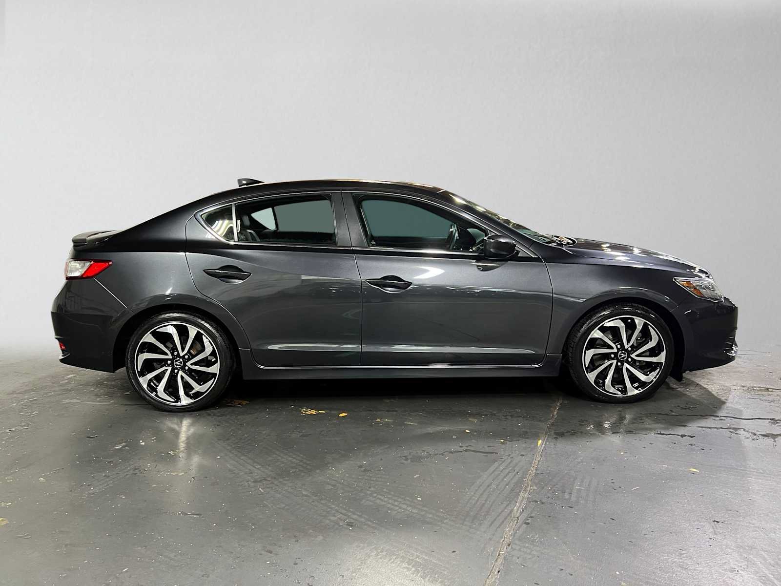 Used 2016 Acura ILX FWD image 2
