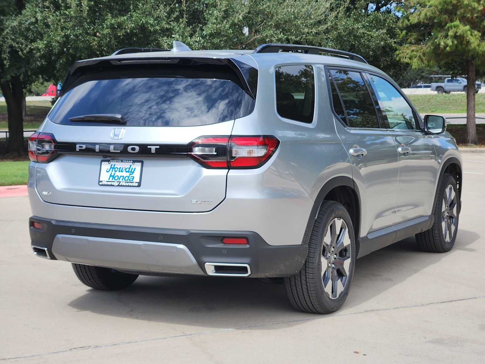 New 2026 Honda Pilot Elite image 4